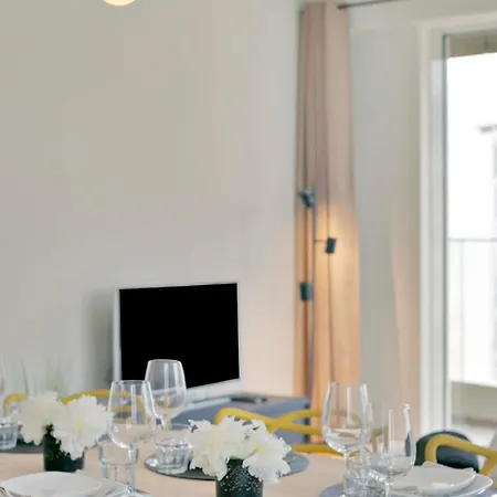 Huswell - Bright, Modern With Terrace Near Apartment *