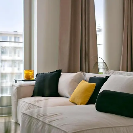 Huswell - Bright, Modern With Terrace Near 아파트 *